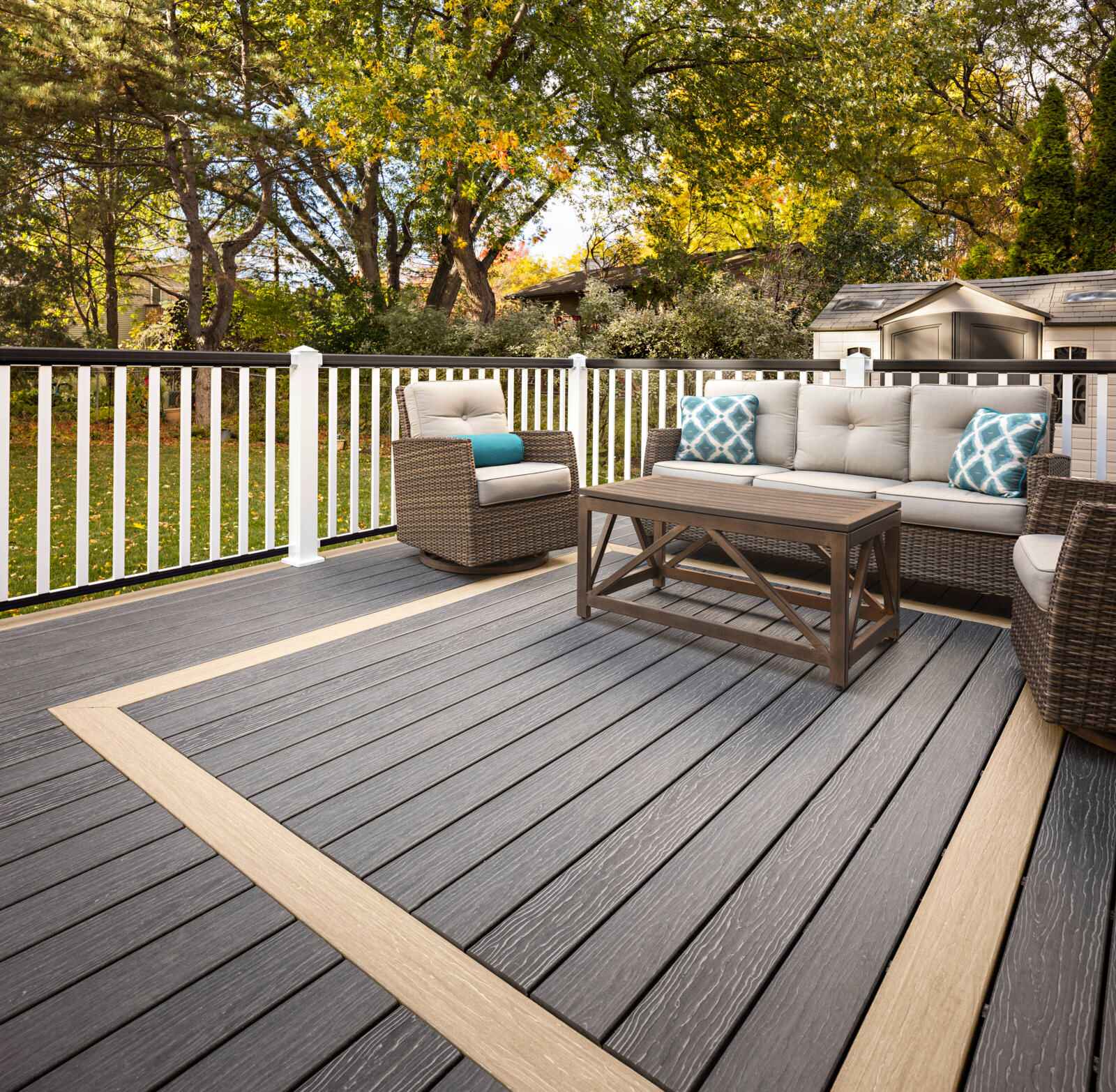 Vision Smokey Gray Mochaccino Composite Decking